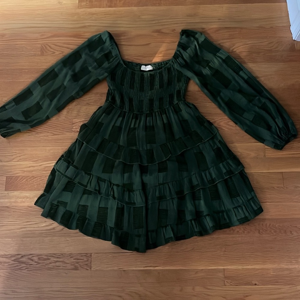 Cute dress from Altar’d State. Cute for the holidays. Size is a medium.